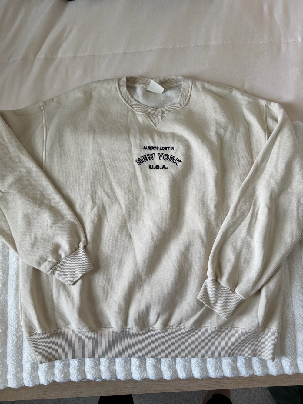 Pull&Bear Cream Crewneck Sweatshirt with 'New York' Embroidery